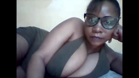 Snapshot of ebonybussy chatting on 20, 5, 2026 MAMITO online show from 20, 5, 2026