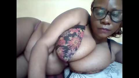 Snapshot of ebonybussy chatting on 10, 6, 2026 MAMITO online show from 10, 6, 2026