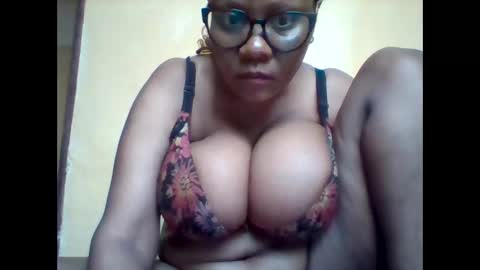 Snapshot of ebonybussy chatting on 11, 6, 2026 MAMITO online show from 11, 6, 2026