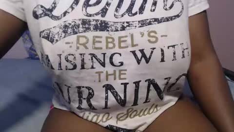 Snapshot of ebonysmiles00 chatting on 3, 6, 2026 ebonysmiles00 online show from 3, 6, 2026