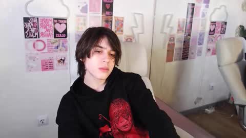 Snapshot of eddiesecret chatting on 5, 3, 2026 Eddie online show from 5, 3, 2026