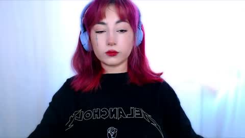 fickle demon made of clumps of matter online show from 25, 4, 2026