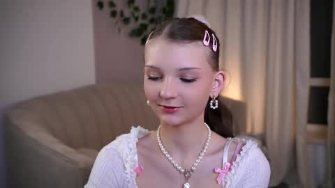 Lisa  online show from 18, 4, 2026