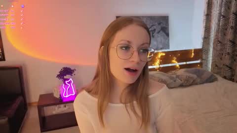 Snapshot of edlin_gail chatting on 18, 10, 2025 Edlin Gali online show from 18, 10, 2025