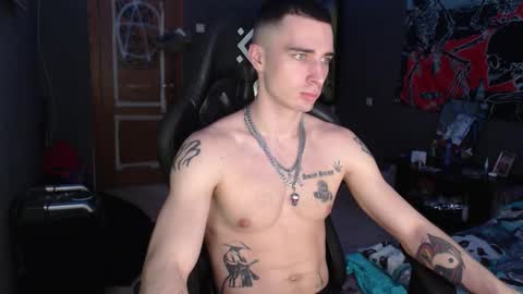 Snapshot of eduard_loveee chatting on 21, 12, 2025 Eduar online show from 21, 12, 2025