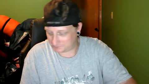 edwardaims_2please online show from 11, 6, 2026