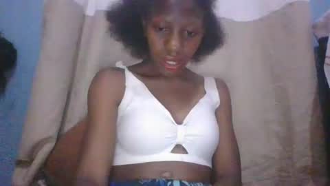 Snapshot of edwige770943 chatting on 2, 4, 2026 edwige770943 online show from 2, 4, 2026