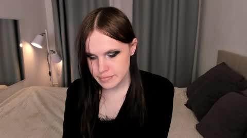 Effie Mur online show from 28, 2, 2026