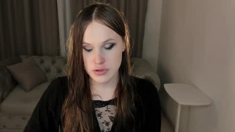 Effie Mur online show from 25, 4, 2026