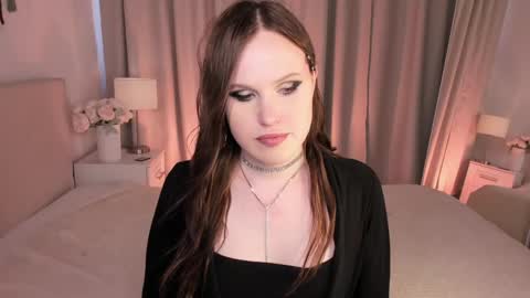 Effie Mur online show from 10, 6, 2026