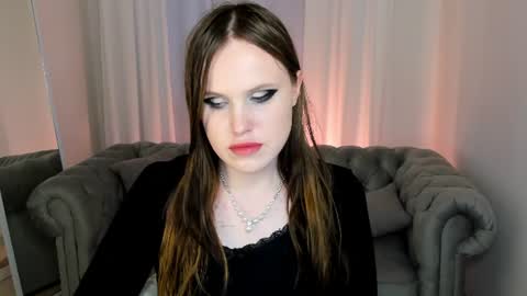 Effie Mur online show from 5, 7, 2026