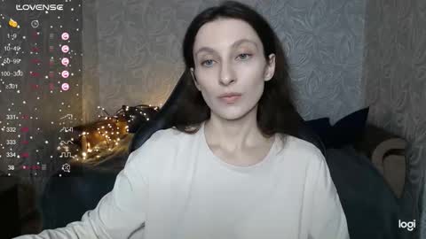 Snapshot of effy_gray chatting on 12, 9, 2025 Anna online show from 12, 9, 2025