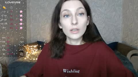 Snapshot of effy_gray chatting on 12, 10, 2025 Anna online show from 12, 10, 2025