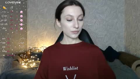 Snapshot of effy_gray chatting on 5, 11, 2025 Anna online show from 5, 11, 2025