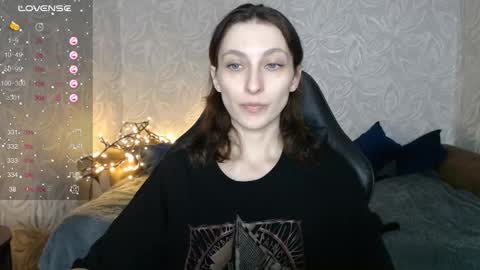 Snapshot of effy_gray chatting on 13, 11, 2025 Anna online show from 13, 11, 2025