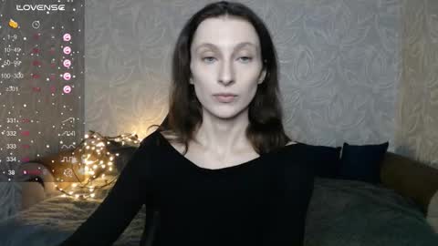 Snapshot of effy_gray chatting on 23, 11, 2025 Anna online show from 23, 11, 2025