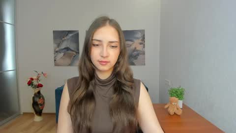 Effy Royse online show from 19, 4, 2026