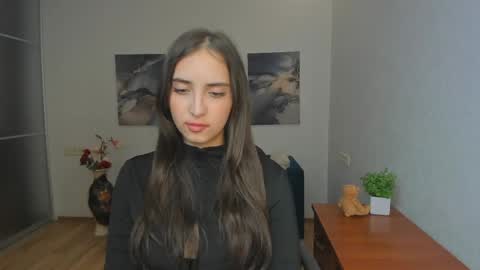 Effy Royse online show from 26, 4, 2026