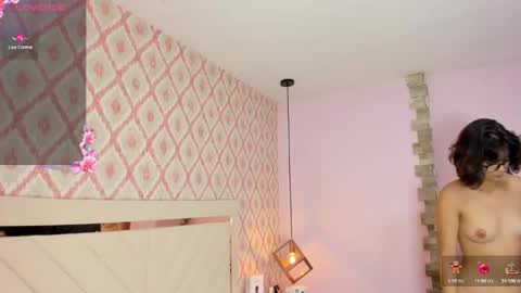  E F F Y  online show from 10, 12, 2024