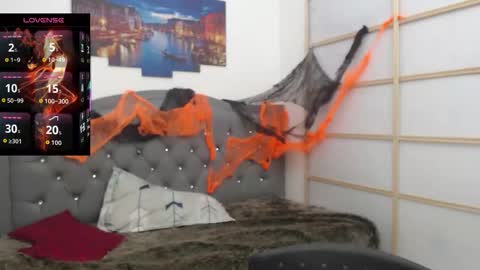 EILISH HALL online show from 2, 11, 2025