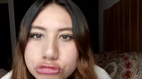 EIMY   MODEL INDEPENDENT online show from 31, 1, 2025