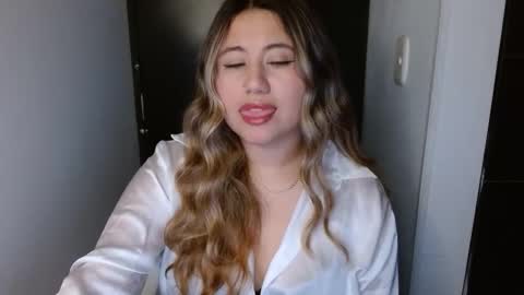 EIMY   MODEL INDEPENDENT online show from 24, 4, 2026