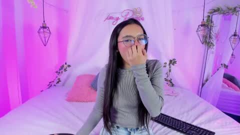 eimy_rosse18 online show from 27, 4, 2026
