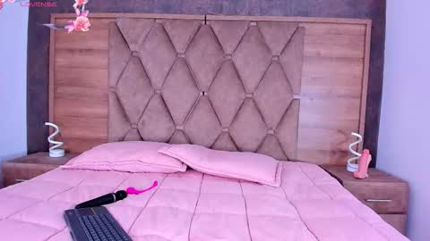 YG COUPLE online show from 1, 3, 2026