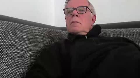 Snapshot of eisbaer1957 chatting on 12, 1, 2025 eisbaer1957 online show from 12, 1, 2025