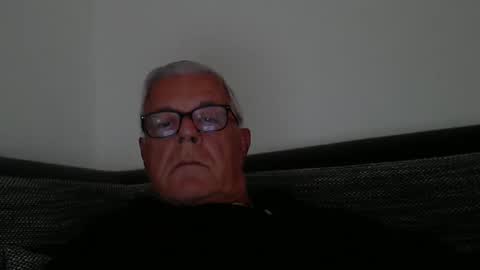 Snapshot of eisbaer1957 chatting on 12, 10, 2025 eisbaer1957 online show from 12, 10, 2025