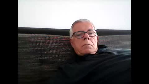 Snapshot of eisbaer1957 chatting on 14, 12, 2025 eisbaer1957 online show from 14, 12, 2025