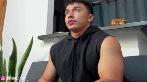 Snapshot of eithanconor1 chatting on 5, 3, 2025 EITHAN CONOR online show from 5, 3, 2025