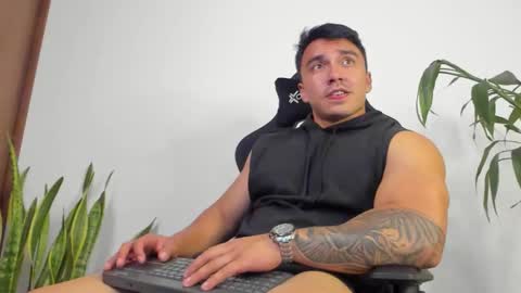 Snapshot of eithanconor1 chatting on 24, 9, 2025 EITHAN CONOR online show from 24, 9, 2025