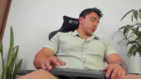 Snapshot of eithanconor1 chatting on 10, 10, 2025 EITHAN CONOR online show from 10, 10, 2025