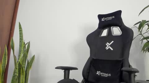 Snapshot of eithanconor1 chatting on 11, 10, 2025 EITHAN CONOR online show from 11, 10, 2025