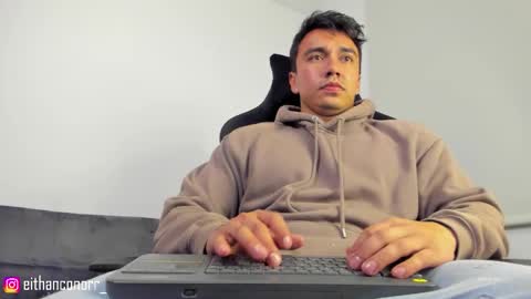 Snapshot of eithanconor1 chatting on 19, 10, 2025 EITHAN CONOR online show from 19, 10, 2025