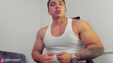 Snapshot of eithanconor1 chatting on 21, 10, 2025 EITHAN CONOR online show from 21, 10, 2025