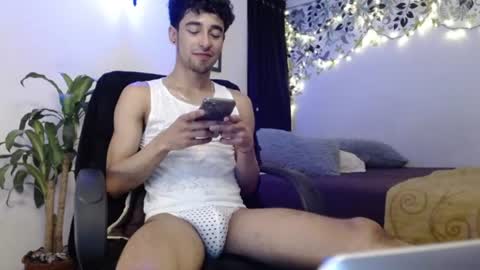 Snapshot of ekhtyr11 chatting on 10, 12, 2024 xoxo online show from 10, 12, 2024