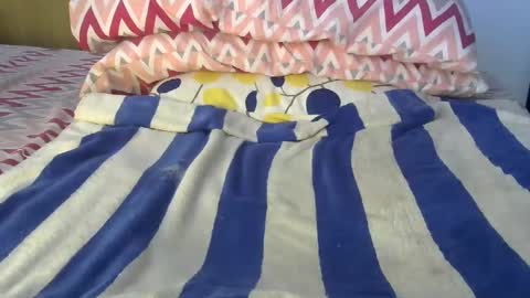 petite online show from 8, 3, 2025