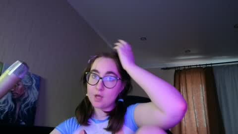 If you like it when I meow give me a thumbs up online show from 28, 1, 2025