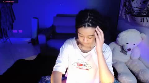 Ela  Help me reach 100 thumbs up online show from 15, 12, 2024