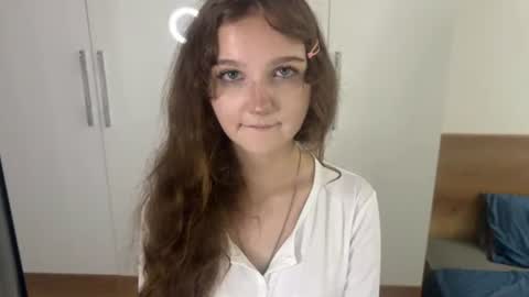 Snapshot of ela_wish chatting on 3, 7, 2026 Ela online show from 3, 7, 2026