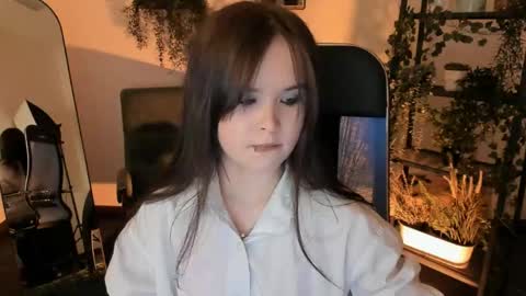 Snapshot of elainebeness chatting on 27, 4, 2026 Your sweet girl online show from 27, 4, 2026