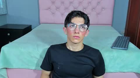 Elan Giralon online show from 6, 1, 2026