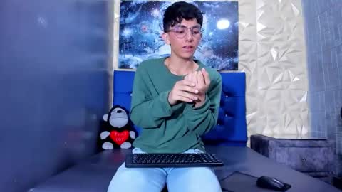 Elan Giralon online show from 18, 4, 2026