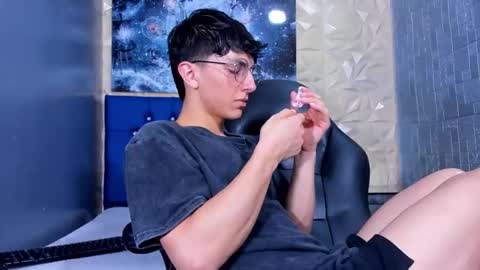 Elan Giralon online show from 24, 4, 2026