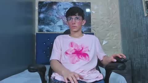 Elan Giralon online show from 25, 4, 2026