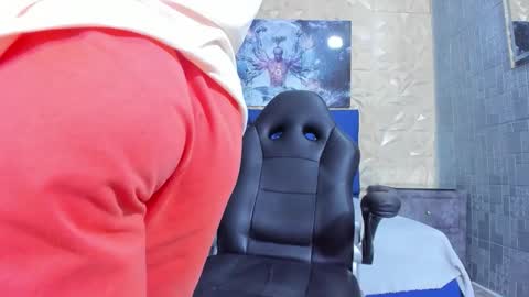 Elan Giralon online show from 19, 5, 2026