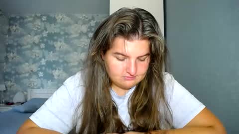 Elanis online show from 22, 9, 2025