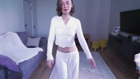 Snapshot of elannand chatting on 5, 6, 2026 ELA 3 online show from 5, 6, 2026